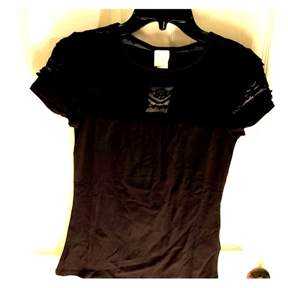 H&M Tops - NWT H&M Lace Shirt